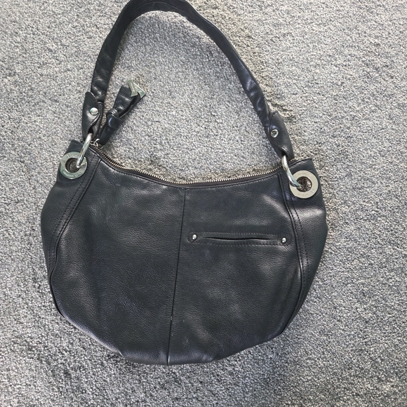 B. Makowsky Elegant Black Shoulder Bag - Picture 2 of 6